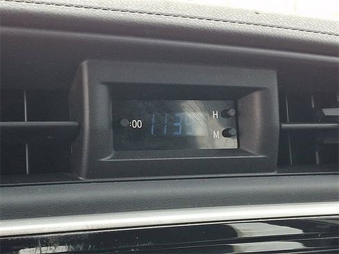 Used 2019 Toyota Corolla LE image 29