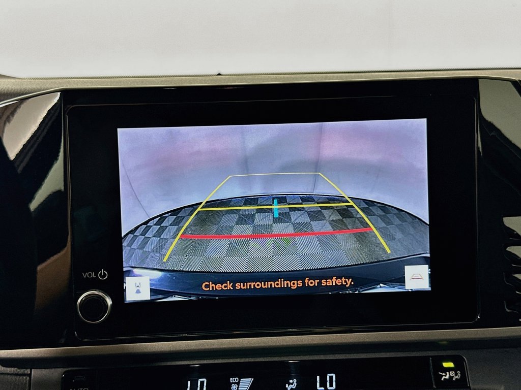 Used 2025 Toyota Camry SE FWD image 14