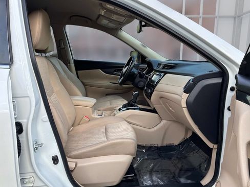 Used 2019 Nissan Rogue SV AWD/4WD image 9
