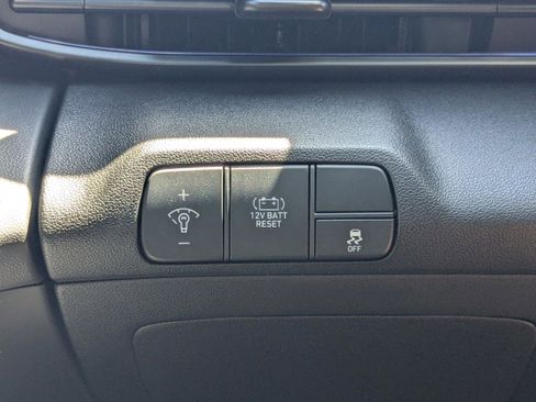New 2025 Hyundai Elantra SEL FWD image 22