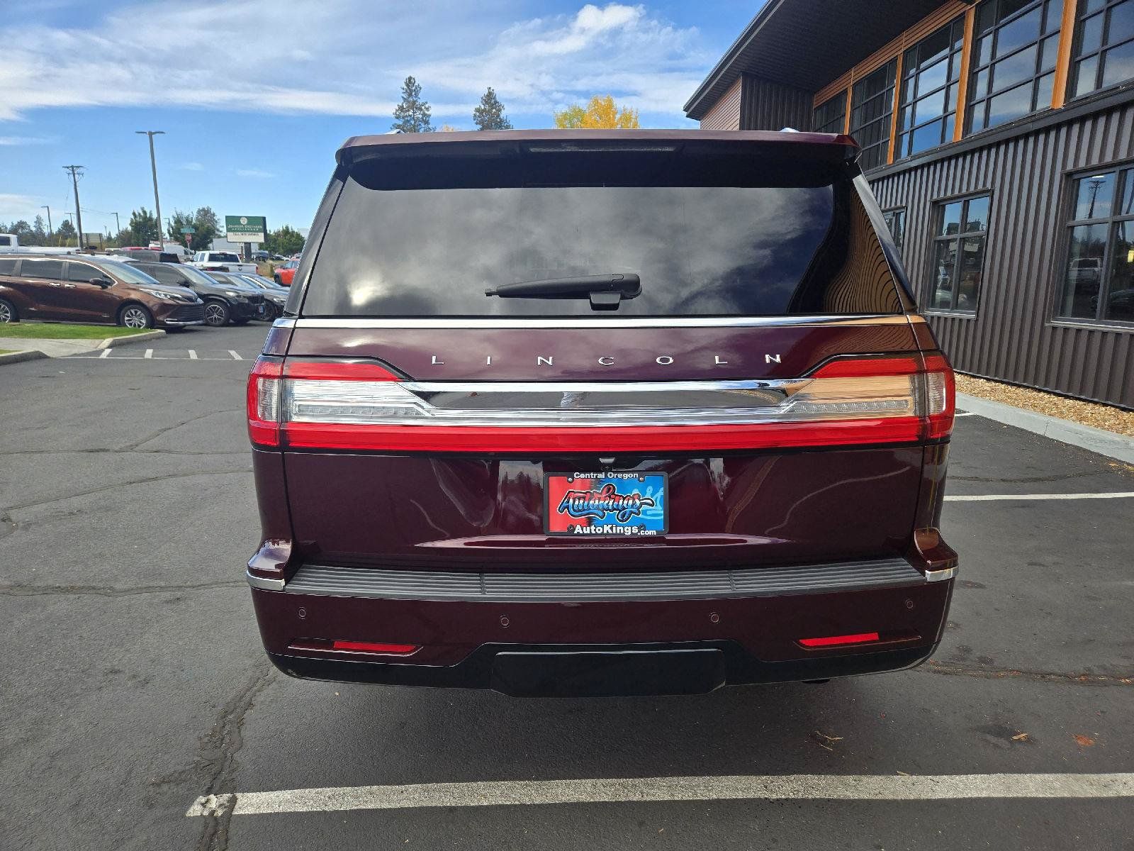 Used 2018 Lincoln Navigator Reserve w/ Technology Package AWD/4WD image 4