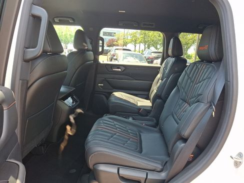 Used 2026 Nissan Armada PRO-4X w/ Captain's Chari Seat Package AWD/4WD image 11