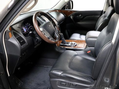 Used 2018 INFINITI QX80 4WD w/ Driver Assistance Package image 11