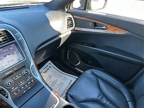 Used 2019 Lincoln Nautilus Select image 29