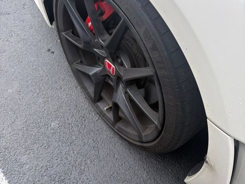 Used 2024 Honda Civic Type R image 3