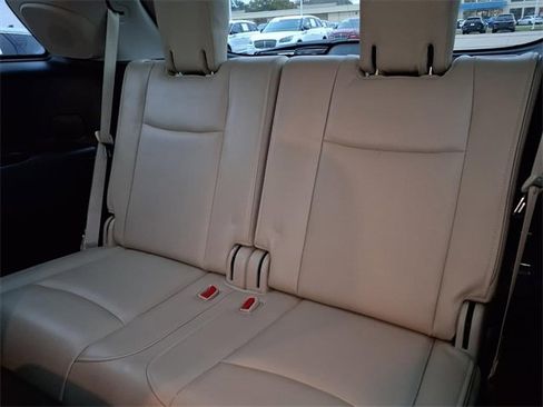 Used 2019 INFINITI QX60 Luxe w/ Essential Package image 12