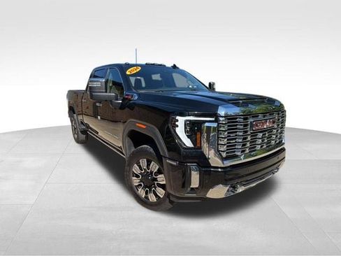 Used 2024 GMC Sierra 2500 Denali w/ Denali Reserve Package AWD/4WD image 3