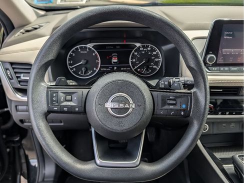 Used 2023 Nissan Rogue SV AWD/4WD image 17