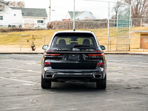 Used 2023 BMW X7 xDrive40i w/ M Sport Package AWD/4WD image 6