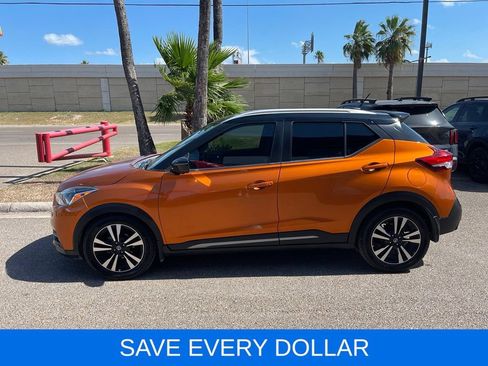 Used 2020 Nissan Kicks SR w/ SR Premium Package FWD image 3