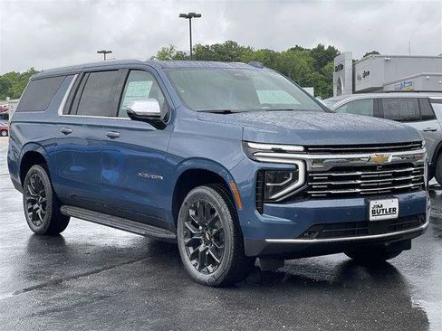 New 2025 Chevrolet Suburban Premier image 12