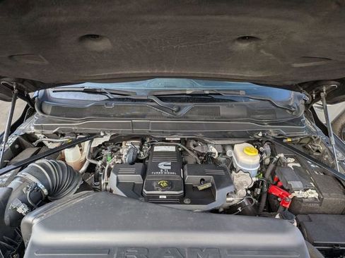 Used 2022 RAM 2500 Limited image 37