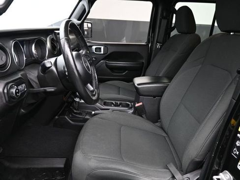 Used 2021 Jeep Gladiator Willys image 10