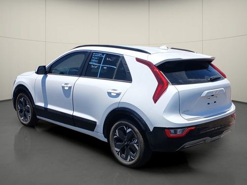 Used 2023 Kia Niro Wind w/ Wind Preserve Package FWD image 5