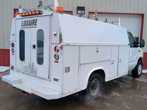 Used 2006 Ford E-350 and Econoline 350 Super Duty image 18