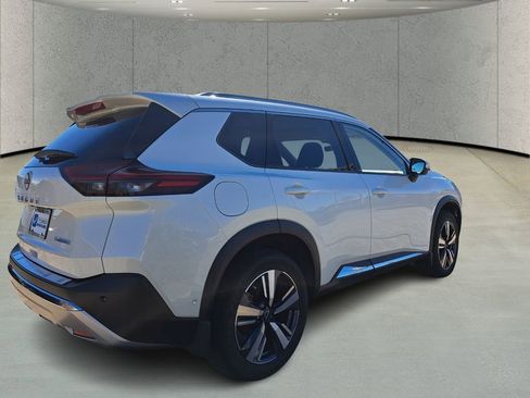 Used 2023 Nissan Rogue Platinum w/ Platinum Premium Package image 5