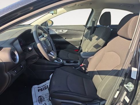 Used 2023 Kia Forte LXS FWD image 9