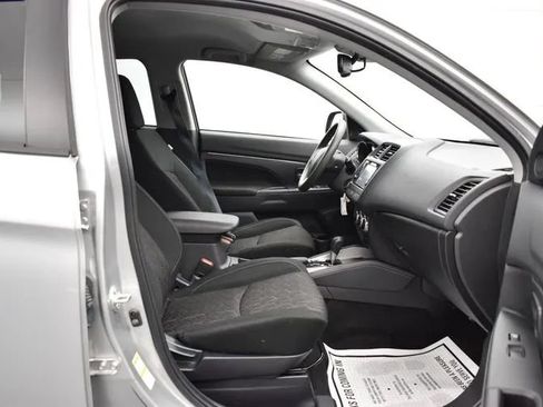 Used 2024 Mitsubishi Outlander Sport ES AWD/4WD image 17