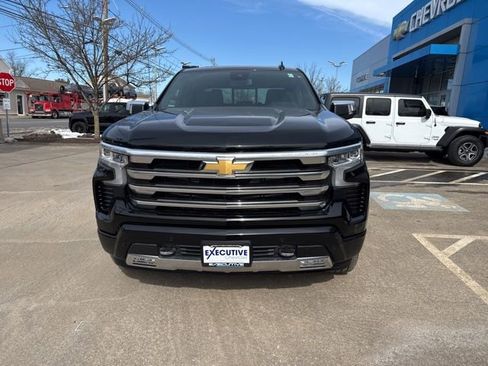 Used 2024 Chevrolet Silverado 1500 High Country w/ High Country Premium Package image 2