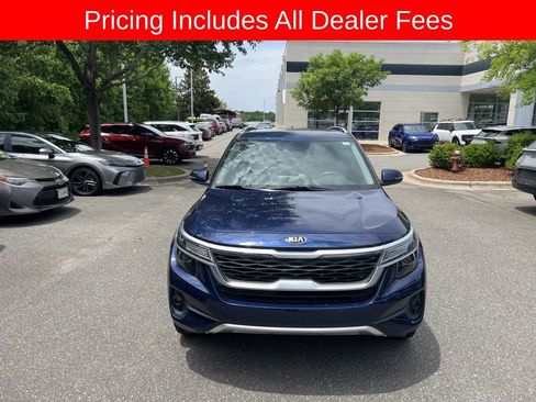 Used 2021 Kia Seltos EX AWD/4WD image 2