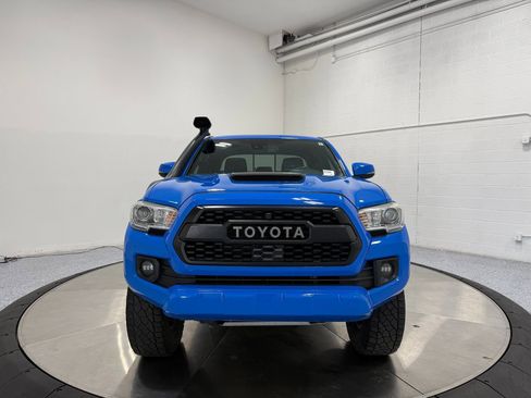 Used 2019 Toyota Tacoma TRD Pro image 2