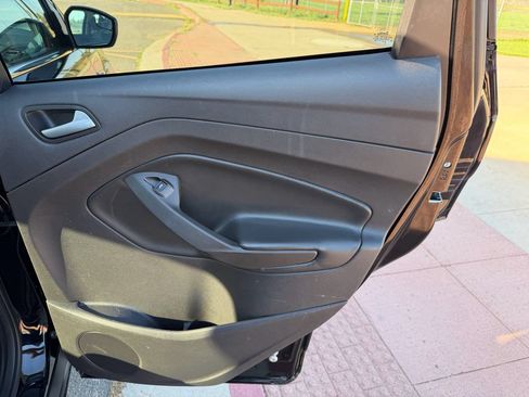 Used 2017 Ford Escape SE AWD/4WD image 21