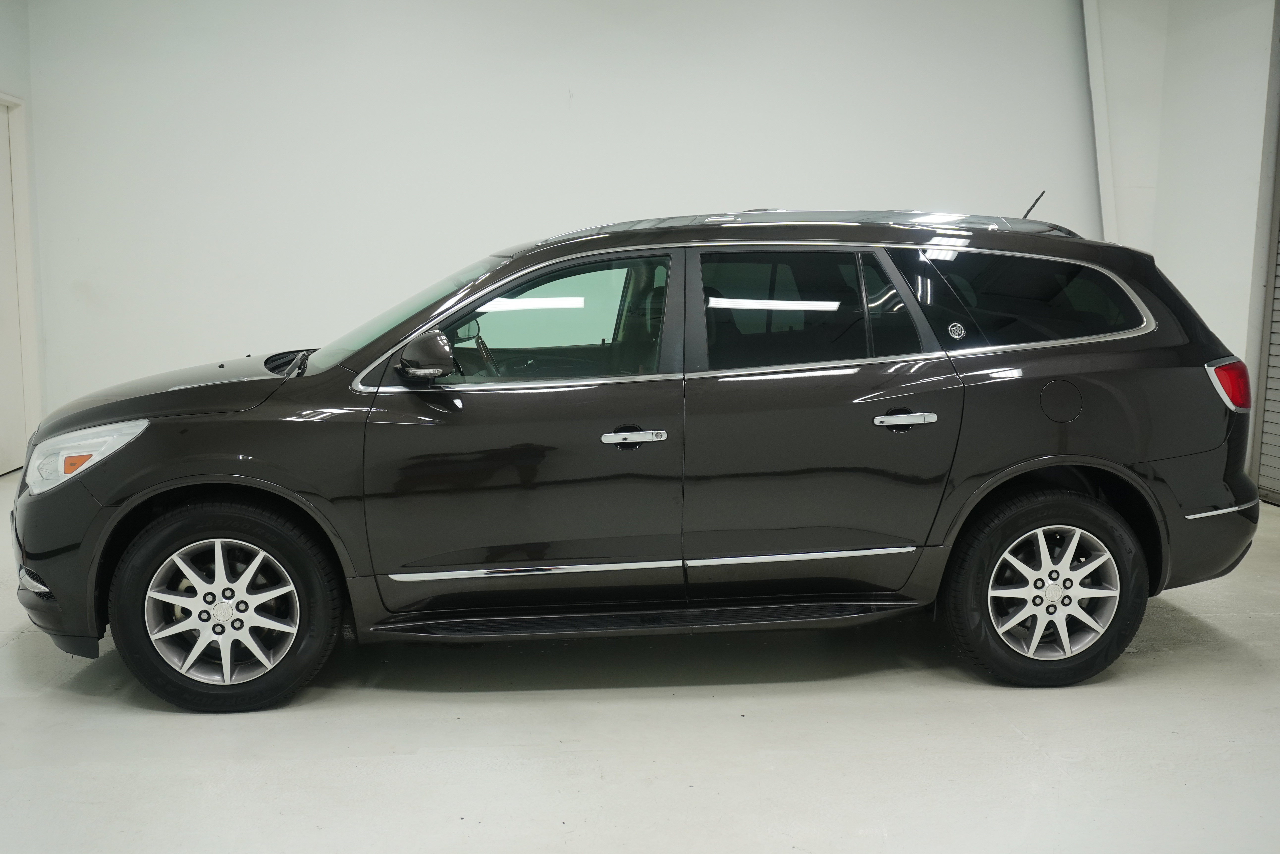 Used 2013 Buick Enclave Leather FWD image 6