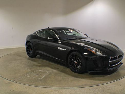 Used 2017 Jaguar F-TYPE Coupe RWD image 8