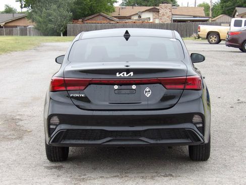 Used 2024 Kia Forte LXS w/ LXS Technology Package FWD image 7