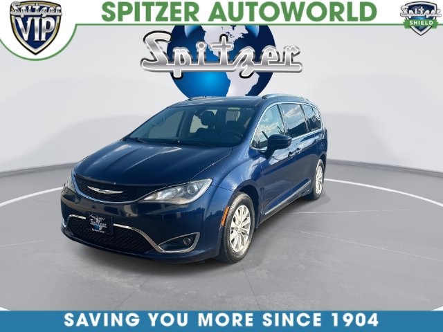 Used 2018 Chrysler Pacifica Touring-L FWD image 6