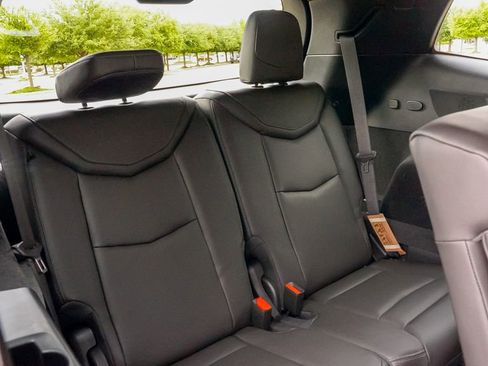 Certified 2025 Cadillac XT6 Luxury image 16