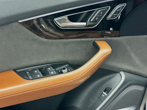 Used 2017 Audi Q7 3.0T Prestige w/ Prestige Package image 15