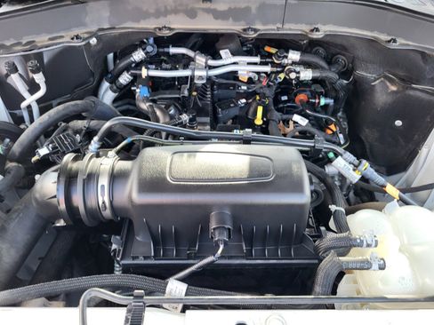 Certified 2022 Ford Explorer XLT w/ Equipment Group 202A image 33