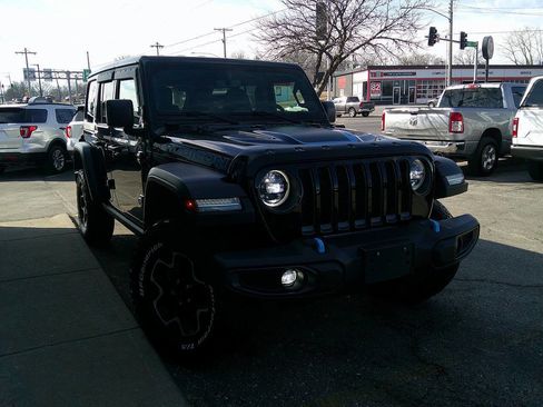 Used 2023 Jeep Wrangler Unlimited Rubicon 4xe w/ Cold Weather Group AWD/4WD image 4