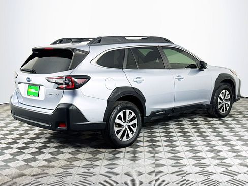 Used 2024 Subaru Outback Premium AWD/4WD image 8
