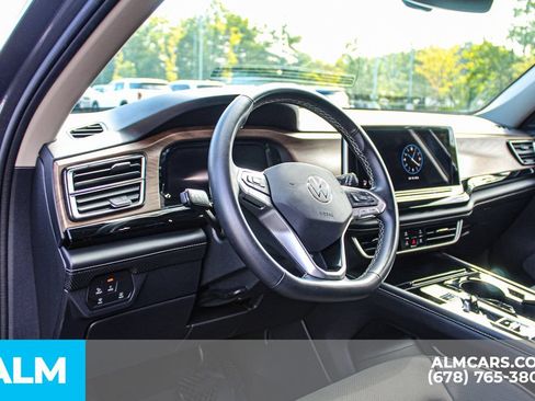 Used 2024 Volkswagen Atlas SE AWD/4WD image 23