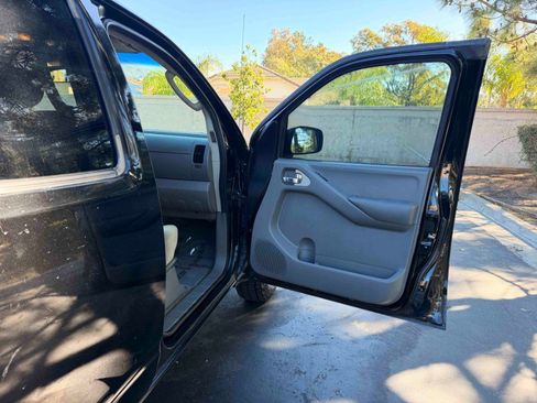 Used 2006 Nissan Frontier SE w/ (P01) Power Pkg image 25