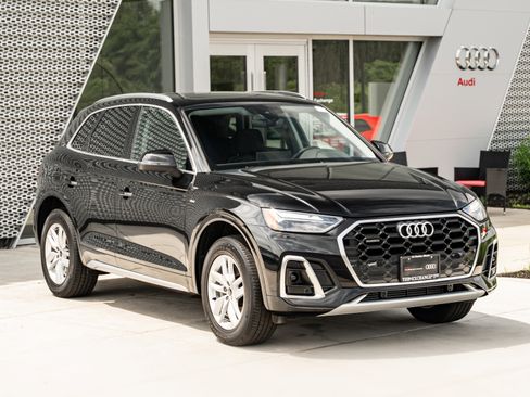 Certified 2023 Audi Q5 2.0T Premium w/ Convenience Package AWD/4WD image 2