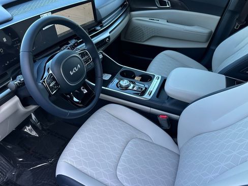 New 2026 Kia Carnival SX FWD image 8