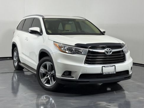 Used 2016 Toyota Highlander Limited FWD image 2