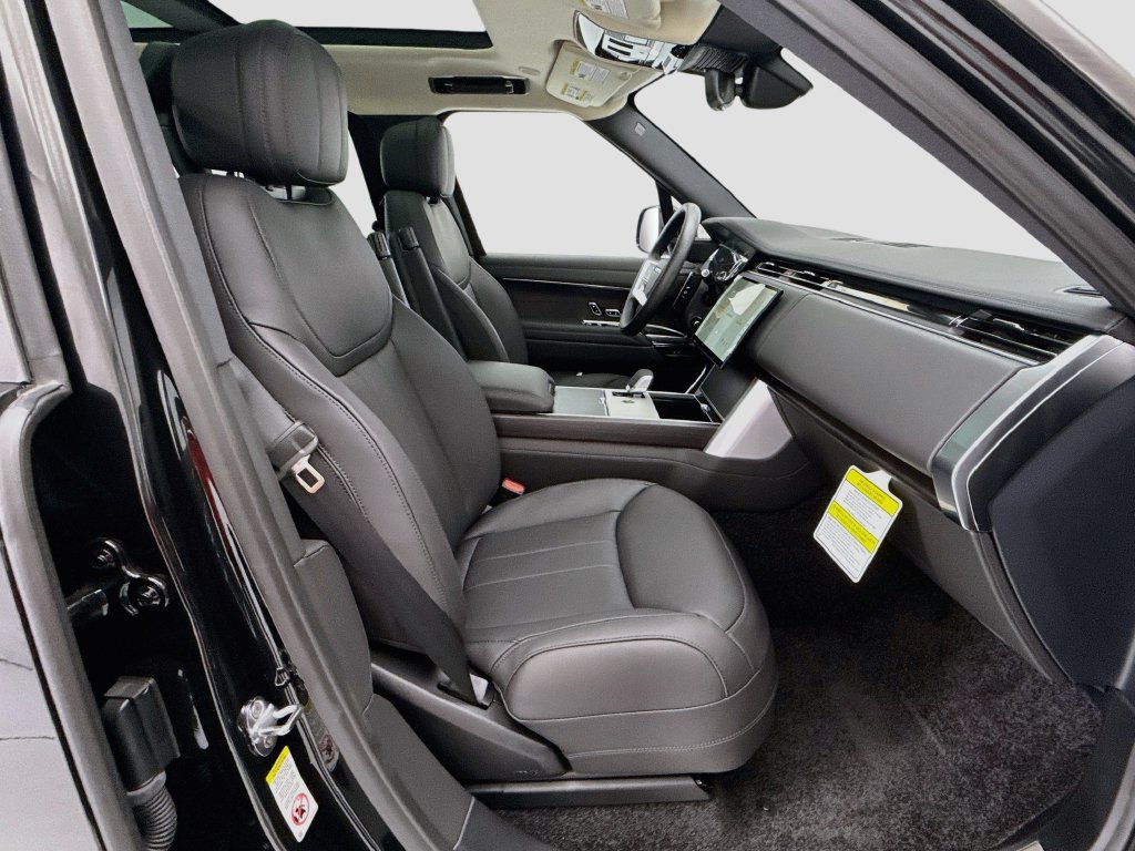 New 2026 Land Rover Range Rover Long Wheelbase SE AWD/4WD image 19
