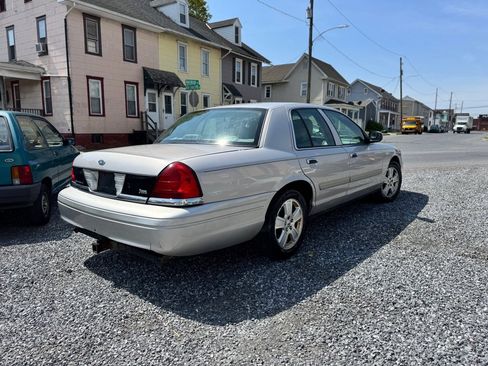 Used 2011 Ford Crown Victoria LX w/ Comfort Appearance Pkg image 5