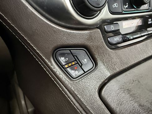 Used 2017 Chevrolet Suburban Premier image 23