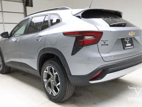 New 2026 Chevrolet Trax LT image 3