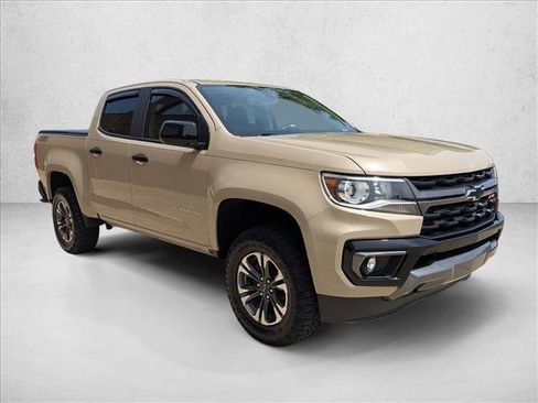 Used 2022 Chevrolet Colorado Z71 AWD/4WD image 3