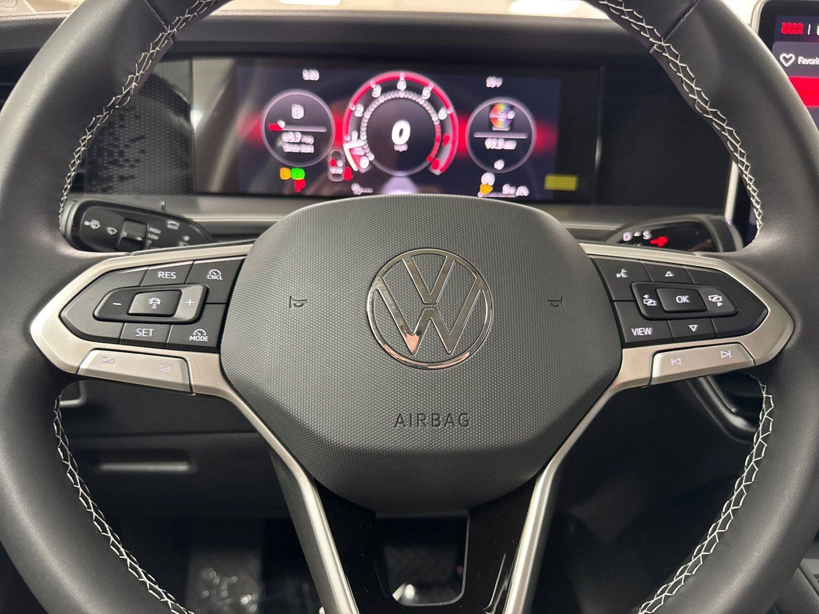 New 2026 Volkswagen Tiguan SE AWD/4WD image 22