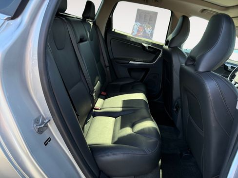 Used 2017 Volvo XC60 T6 Dynamic w/ Climate Package AWD/4WD image 18