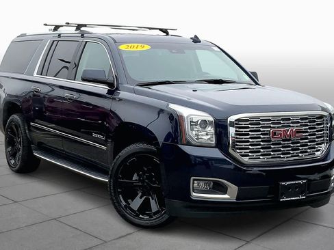 Used 2019 GMC Yukon XL Denali w/ Open Road Package image 3