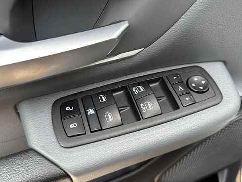 Used 2022 RAM 1500 Big Horn AWD/4WD image 12