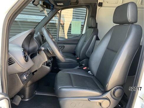 Used 2022 Mercedes-Benz Sprinter 2500 image 24